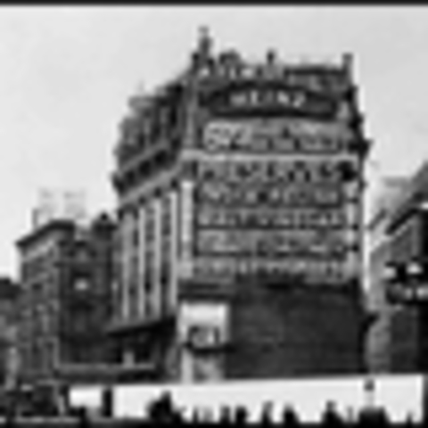 La primera señal luminosa en Times Square en Nueva York.