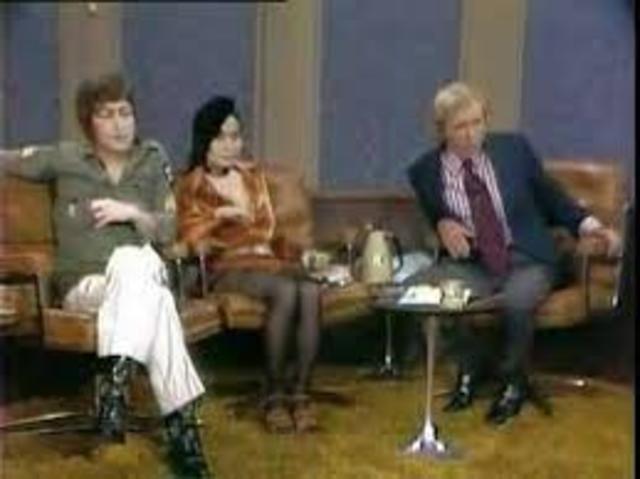 John Lennon's first appearence of te Dick Cavett Talk show