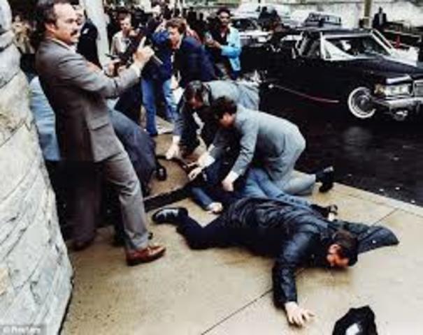 Forrest recieves Jenny's letter