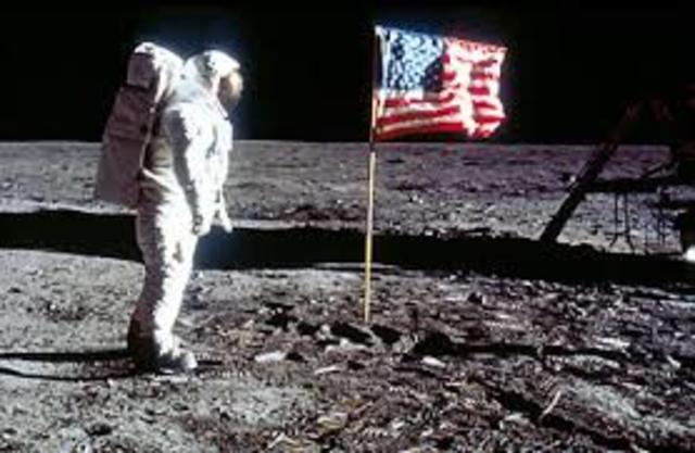 U.s Lands on the moon