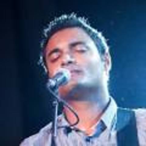 Adorador Marcos Brunet