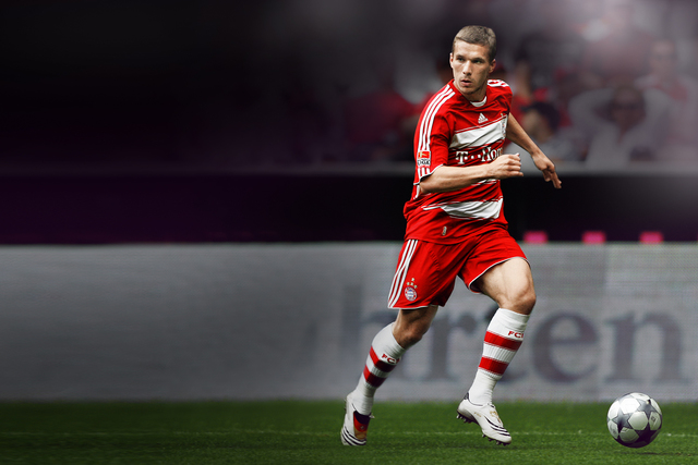 Podolski signs for Bayern Munich