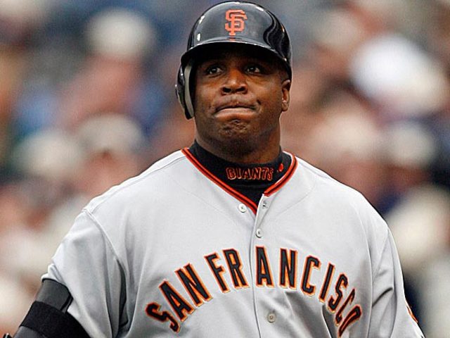 Barry Bonds beats Babe Ruth's home run record