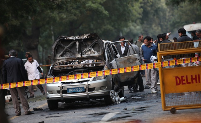 Car bomb hits Isreli Embacy in Buenos Aris