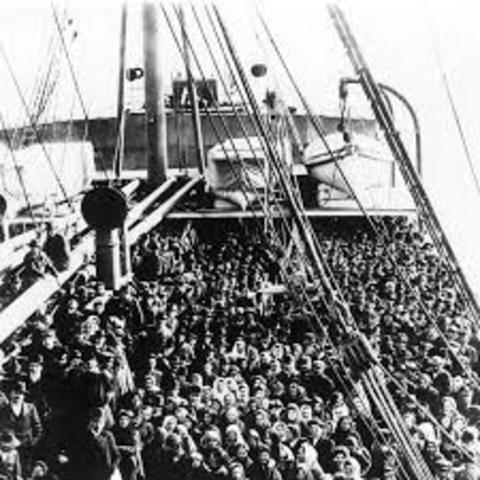 first huge wave of asian immigrants