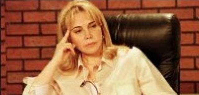 martirio empiesa a sospechar de adela