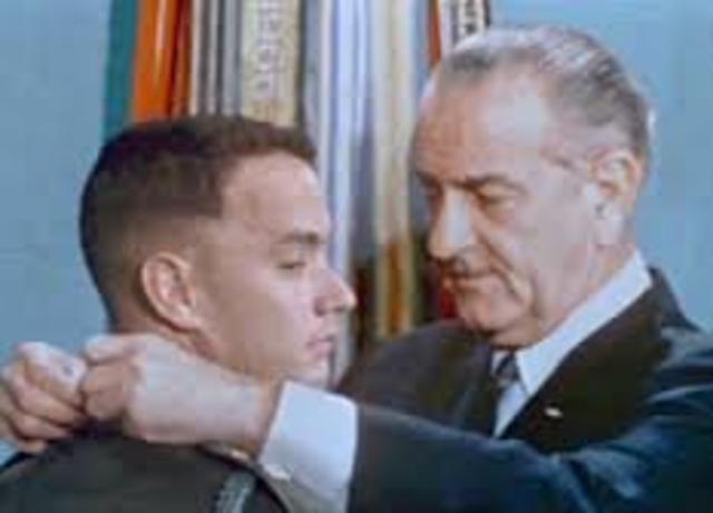 Forst recives metal of honor and meets president Lyndon B. Johnson