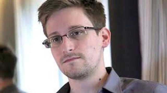 Russia grants Edward Snowden one year asylum