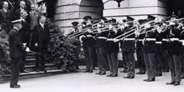 The U.S. Marine band records Joplin's Maple Leaf Rag.