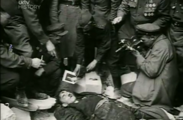 Η Γερμανία συνθηκολογεί με τους Συμμάχους