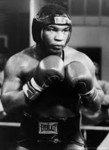Mike Tyson Loses his heavyweight boxing title