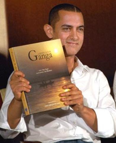 Amr has first novel accepted.