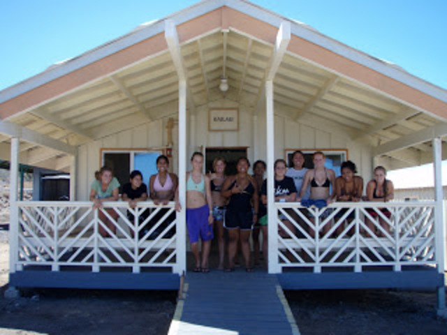 People live on Kaho'olawe