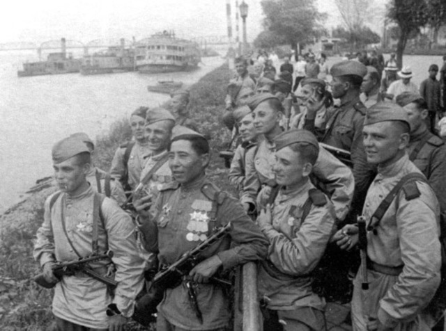 USSR begins secret withdrawals from Manchuria