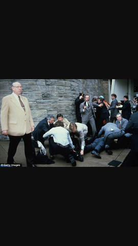 president regan gets attacked ,while forest recieves jennys letter