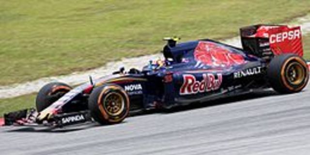 Red Bull crea la escuderia Toro Rosso