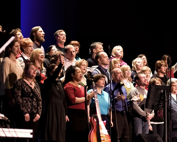 Victor Jara applies to the choir