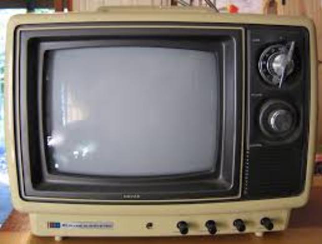 primer televisor (en blanco y negro, obvio)