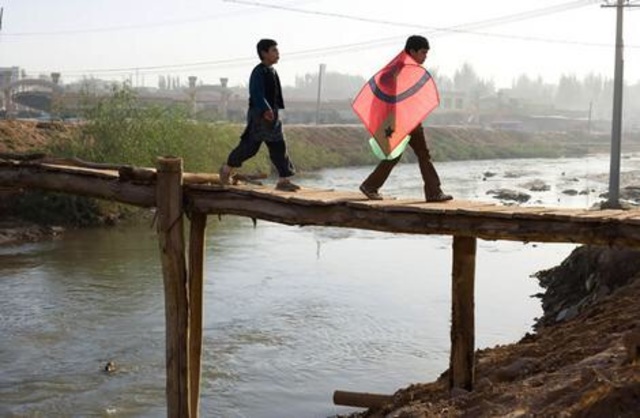 Amir and Hassan kite contest