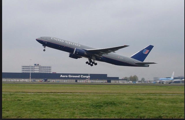 Flight Takes Off From Boston to L.A.