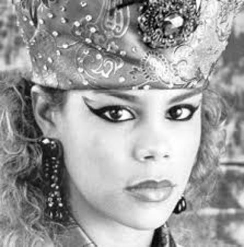 Roxanne Roxanne shakes the industry from her house