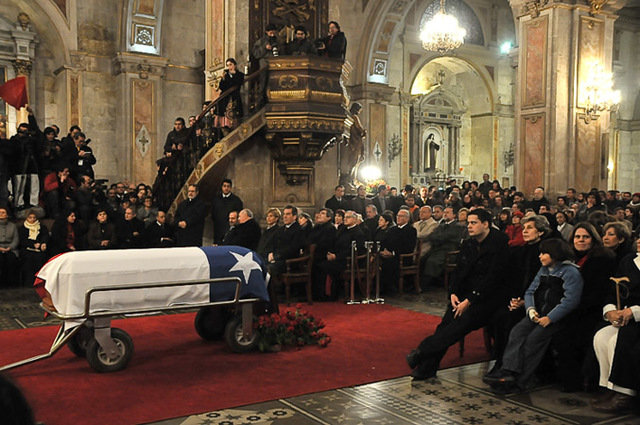 Salvador Allende dies