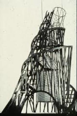 Vladimir Tátlin, Modelo para Monumento à terceira internacional