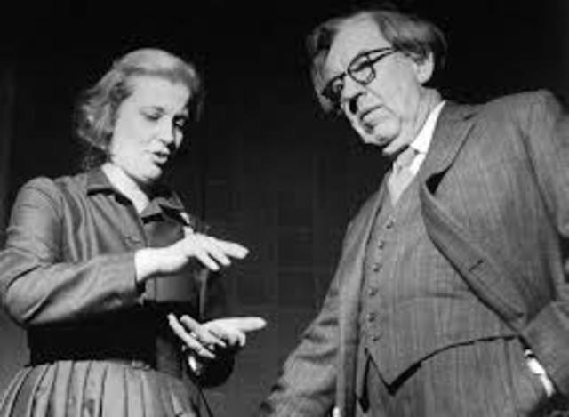 Hodgkin and Bernal publish many significiant sterol structures.