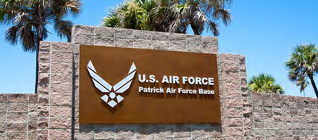 Air foce base in Palm Beach - Military Presents