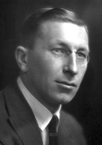 John James Richard Macleod and Frederick Grant Banting are Awarded the Nobel Prize in Medicine for the Discovery of Insulin