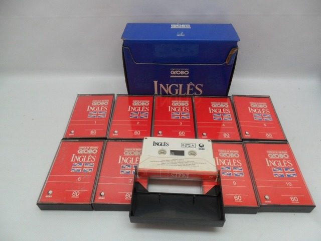 CURSOS EM FITA CASSETE E FASCÍCULOS