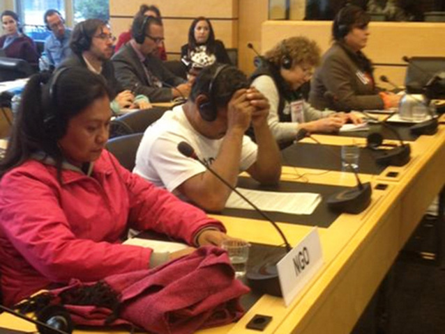 Padres de dos normalistas llegan a la ONU con esperanza