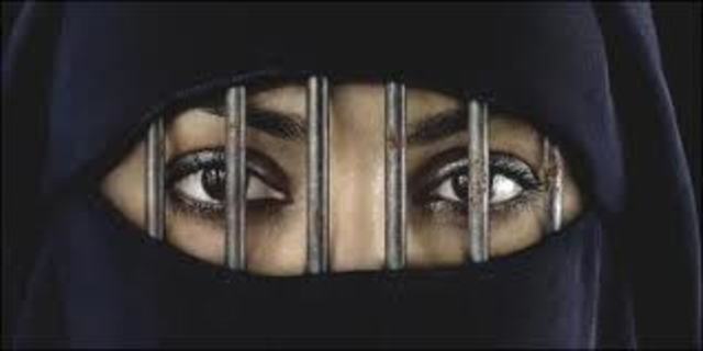 Sumisión de la mujer solo por su condicion de género.