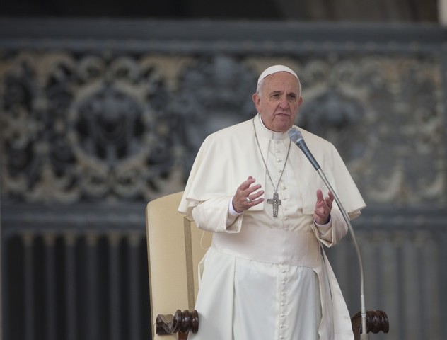 El papa Francisco dijo que reza por los 43 jóvenes desaparecidos en Iguala.