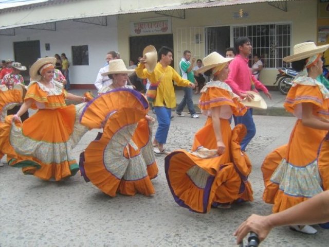 INICIO GRUPO DE DANZA