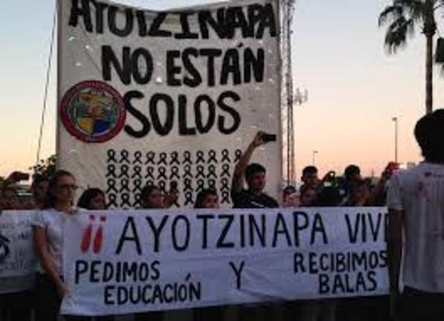 Escuelas participan en el paro por Ayotzinapa