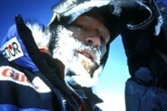 Ousland crosses Antarctica unsupported