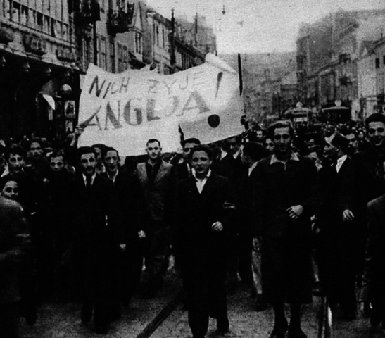 Phoney War Begins (Ends 8 months later)