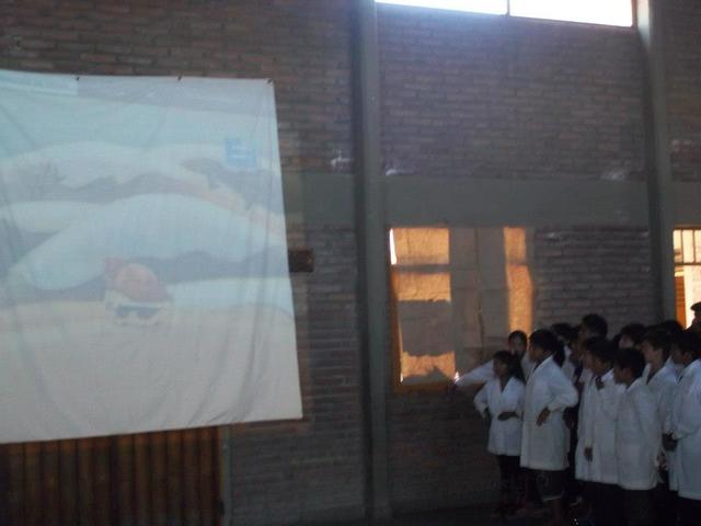 Se realiza el primer acto escolar con proyecciones en la Escuela, teniendo un éxito notable