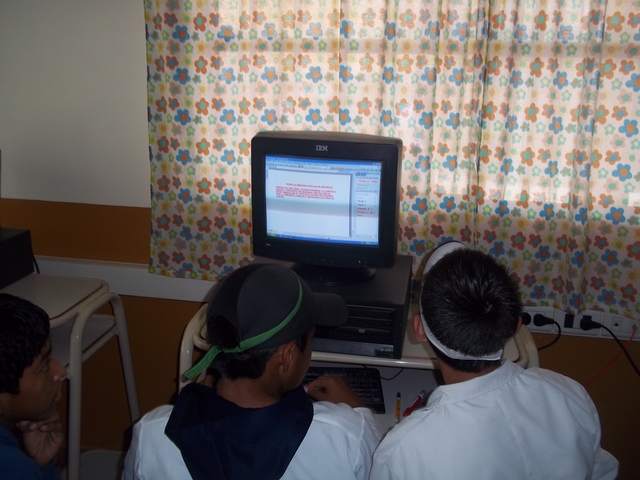 Llegan diez computadoras gracias al aporte del Programa PIIE