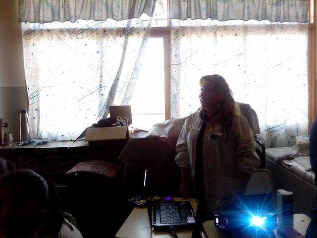 El uso del medio digital sigue siendo una constante en la realización de talleres y tareas con mis estudiantes, ya que lamentablemente al "Carro digital" no lo podemos utilizar debido a que según la sra directora, está desconfigurado