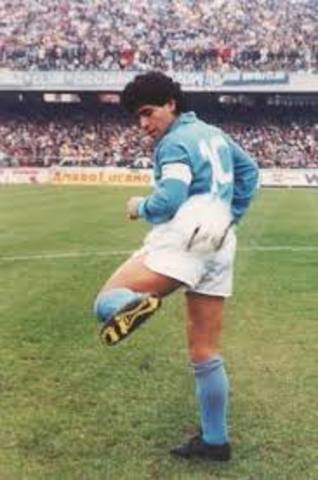 In 1983 it there contracts the napoli an equipment of the second line