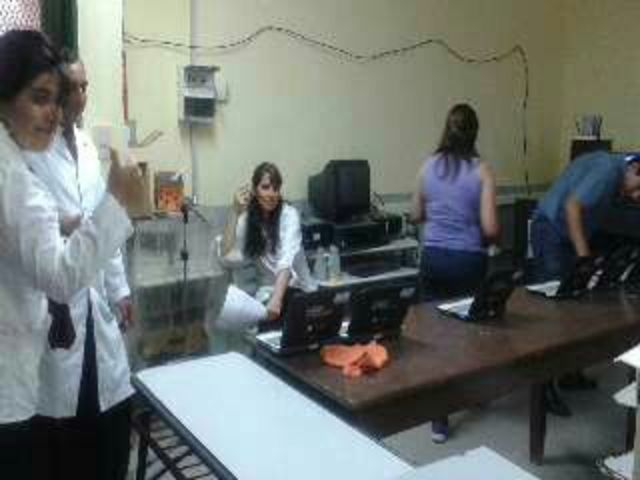 Personal junto a los técnicos informáticos