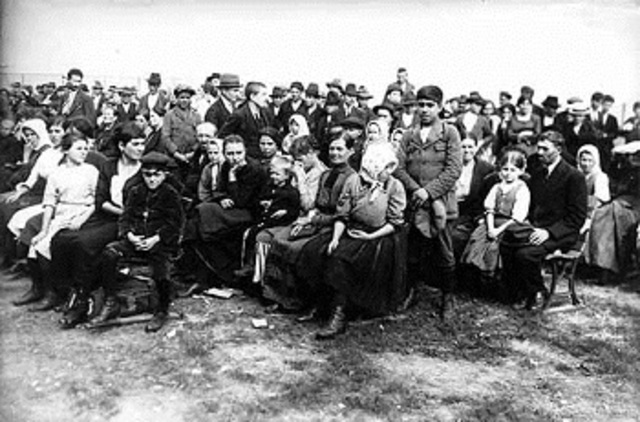 End of first great Italian Immigration