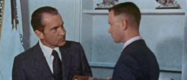 Forrest meets President Nixon