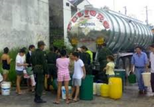 BLOQUEO EN AUTOPISTA SUR POR FALTA DE AGUA
