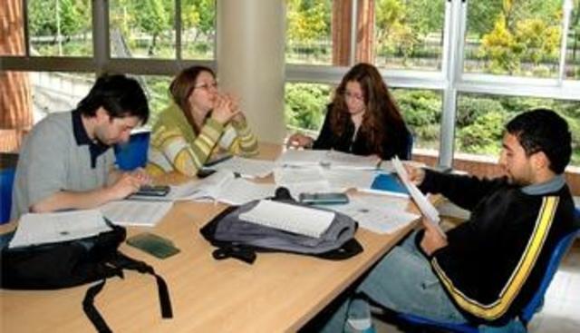 Aparece la Educación Superior Pública y Parte Privada