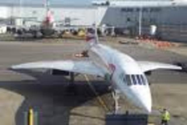 Air France Flight 4590 Crashes