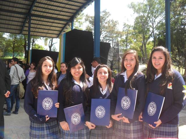 Entrega becas Loyola en URL
