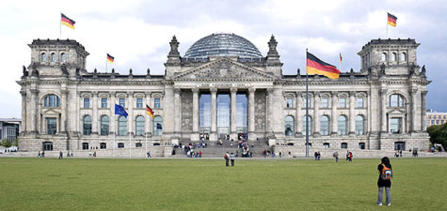 Berlin wird zur Hauptstadt der Bundesrepublick Deutschland